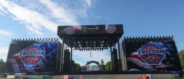 Donald Trump, la balconul Casei Albe, alături de Dana White, pentru gala UFC Freedom 250 – VIDEO
