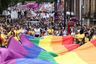 Guvernul britanic vrea să interzică ”terapiile de conversie” ale lesbienelor, gay-ilor, bisexualilor şi transsexualilor în Anglia şi Ţara Galilor. Un proeict de lege în acest sens prevede până la cinci ani de închisoare şi/sau amenzi