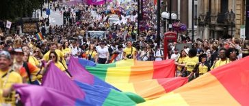 Guvernul britanic vrea să interzică ”terapiile de conversie” ale lesbienelor, gay-ilor, bisexualilor şi transsexualilor în Anglia şi Ţara Galilor. Un proeict de lege în acest sens prevede până la cinci ani de închisoare şi/sau amenzi