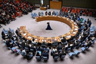 Germania eşuează, pentru prima oară, să fie aleasă membră a Consiliului de Securitate al ONU. ”Este o înfrângere amară”, recunoaşte Berlinul. Portugalia şi Austria, alese pe cele două locuri europene. Zimbabwe, Trinidad şi Tobago şi Kîrgîztsan, ceilalţi t