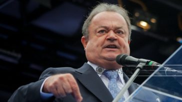 ADRIAN VEŞTEA, DESEMNAT PREMIER – Vasile Blaga spune că nu e nicio scindare în PNL şi cere Congres, cât mai repede cu putinţă: Oricine nu se supune deciziilor partidului, într-un fel sau altul, trădează Partidul Naţional Liberal