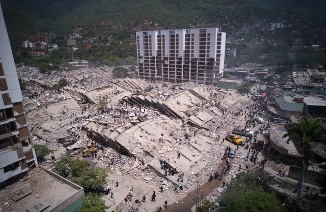 Un cutremur de suprafaţă de magnitudinea 4,6 zguduie din nou Caracasul şi statul La Guaira, la cinci zile de la dublul seism, soldat cu aproape 1.500 de morţi. Aproximativ 774 de imobile au fost afectate, dintre care 189 s-au surpat