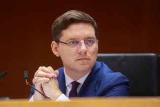 Victor Negrescu: Pentru dreapta, politica înseamnă să te lauzi cu reformele pe care nu le faci niciodată/ Ilie Bolojan nu are calităţile pentru a deţine şi exercita corect, democratic, puterea