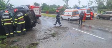 Suceava: Un microbuz s-a răstunat în judeţul Suceava / Opt persoane, identificate la faţa locului, patru fiind evaluate de medici