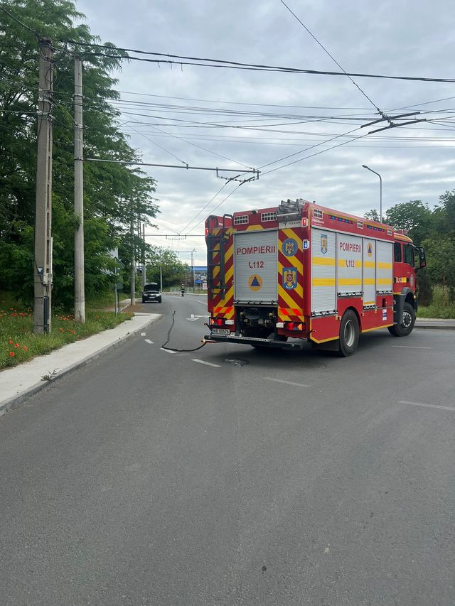 Situaţie de urgenţă în judeţul Sibiu, ca urmare a fisurării rezervorului GPL al unui autoturism care a alimentat la o staţie de carburanţi – FOTO