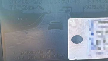 Gorj: Septuagenar prins conducând cu peste 170 de kilometri pe oră, pe centura oraşului Târgu Jiu. El a rămas fără permis pentru 120 de zile şi are de plătit amendă