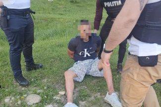 Hunedoara: Bărbatul care a tras focuri de armă asupra fostei iubite şi familiei acesteia a fost prins / În conflict a fost de faţă un copil de 9 ani