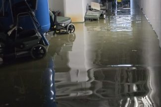 Pagube însemnate la Spitalul Judeţean Focşani, din cauza inundaţiilor – Au fost afectate subsolul, blocul alimentar, spălătoria, dar şi săli din blocul operator şi Urgenţă / Se cere intervenţia Ministerului Sănătăţii pentru alocarea de fonduri – FOTO