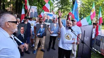 Protest în faţa Ambasadei Iranului din Bucureşti: „Această clădire este simbolul unui regim terorist, criminal”. „E ceva ce lumea trebuie să înţeleagă: poporul iranian nu-şi doreşte ca  regimul să se reformeze, ci să dispară” – FOTO