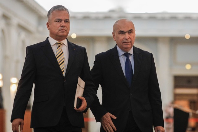 ADRIAN VEŞTEA, DESEMNAT PREMIER – Bolojan: Nici conducerea PNL şi nici eu, nu am fost informaţi. Un act ostil, o evidentă încercare de rupere a PNL / Ciucu: Complot. Trădare.Ingerinţă / Muraru: Preşedintele a rupt astăzi definitiv relaţiile cu PNL