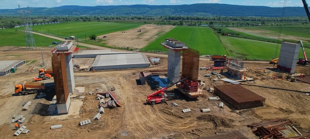 Cursă contracronometru pe Autostrada Moldovei A7 pentru banii din PNRR. Ministerul Transporturilor a urgentat plăţile. Viaductul de la Cleja, punctul critic de pe lotul 3 Răcăciuni-Bacău