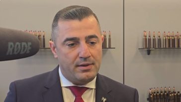 Alba: Directorul Fabricii de Arme Cugir, Radu Coroamă, a demisionat. El a refuzat să comenteze motivele demisiei, aceasta survenind pe fondul repetatelor grevelor ale angajaţilor fabricii