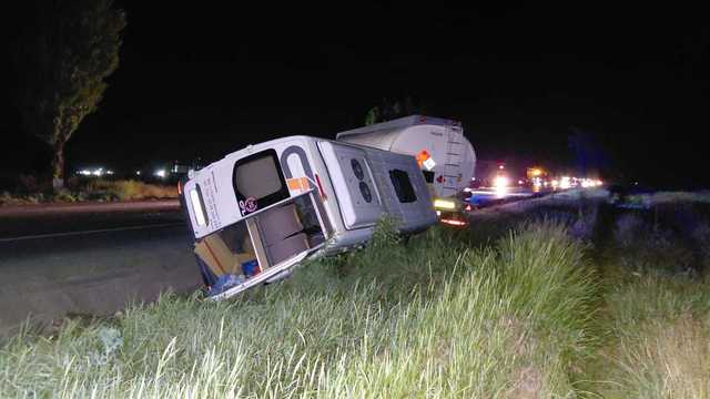 Accident grav în Neamţ, provocat de un tânăr de 18 ani aflat la volanul unei autoutilitare – 8 persoane au fost rănite – FOTO