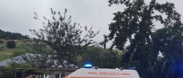 Bacău: Un copil de 5 ani şi doi adulţi, duşi la spital cu arsuri, după explozia unei bulelii