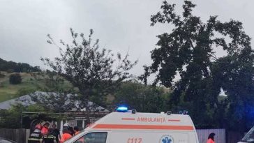Bacău: Un copil de 5 ani şi doi adulţi, duşi la spital cu arsuri, după explozia unei bulelii