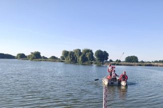 Bihor: Adolescent de 15 ani, decedat în Balta de la Şimian / A fost la aproximativ 8 metri de mal, la o adâncime de circa 3 metri