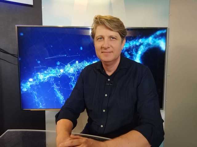 Medicul Robert Apostolescu: Lucrurile evoluează galopant în ortopedie/ Când am început Rezidenţiatul, dacă ne referim la protezarea şoldului şi a genunchiului, erau nişte operaţii cam greu de efectuat