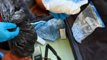 Argeş: 14 persoane cercetate pentru trafic de droguri de mare risc