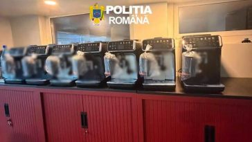 Percheziţii în patru judeţe, într-un dosar privind fabricarea unor aparate de cafea contrafăcute şi vânzarea lor la preţuri inferioare celor ale produselor originale/ prejudiciu de aproximativ 1,3 milioane de lei/ FOTO