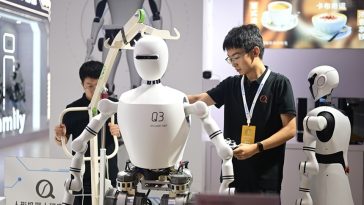 Morgan Stanley îşi dublează prognoza privind livrările de roboţi umanoizi din China, pe fondul accelerării comercializării