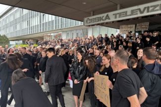 Manifestaţie la Praga împotriva modificărilor aduse de guvern sistemului de finanţare a mass-mediei publice