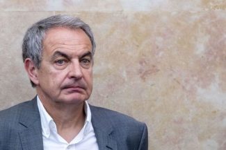 Fostul prim-ministru al Spaniei Zapatero este anchetat pentru fraudă fiscală după ce poliţia a descoperit bijuterii în valoare de 1,3 milioane de euro în timpul unor percheziţii făcute în legătură cu o altă investigaţie