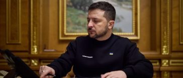 Zelenski retrage limbii ruse statutul de limbă protejată în Ucraina. Statul nu mai este obligat să ofere servicii publice în limba rusă şi poate restricţiona predarea în această limbă
