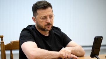 Zelenski anunţă că, aflat la Chişinău în drum spre Kiev, a avut o discuţie „pozitivă” cu Witkoff şi Kushner
