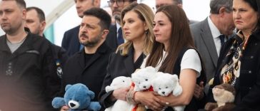 Zelenski îi propune, într-o scrisoare deschisă, lui Putin, un tête-à-tête, Kremlinul îl invită să vină la Moscova ”în orice moment”. ”Ucraina propune să se pună capăt acestui război printr-un contact direct între dumneavoastră şi mine. Propun o întâlnire”