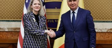 Ilie Bolojan, întâlnire cu subsecretarul de stat pentru afaceri politice din cadrul Departamentului de Stat al SUA, Allison Hooker / Şeful Executivului a evidenţiat importanţa Parteneriatului Strategic pentru securitatea şi dezvoltarea României