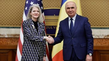 Ilie Bolojan, întâlnire cu subsecretarul de stat pentru afaceri politice din cadrul Departamentului de Stat al SUA, Allison Hooker / Şeful Executivului a evidenţiat importanţa Parteneriatului Strategic pentru securitatea şi dezvoltarea României