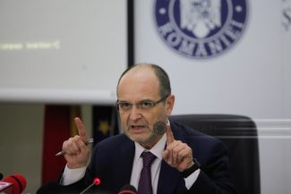 Adrian Curaj: „Pierdem circa 25% din copiii după clasa a VIII-a, exact când trebuie să-i ajutăm să-şi găsească drumul”