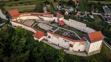 Ana Blandiana, Ioan Stanomir, Anca Dragu, Armand Goşu, Ada Milea, printre invitaţii la Festivalul de Film şi Istorii Râşnov (FFIR)