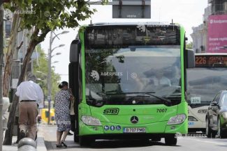 Mai multe linii de transport public din Capitală înregistrează blocaje sau modificări de trasee, miercuri dimineața