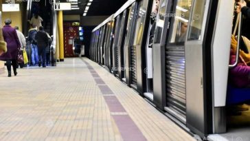 Stația de metrou Piața Victoriei 2 este închisă temporar ca urmare a infiltrațiilor provocate de precipitațiile abundente