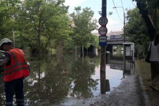 IGSU: 60 de localități din 20 de județe și București, afectate de furtuni în timpul nopții; o persoană a murit