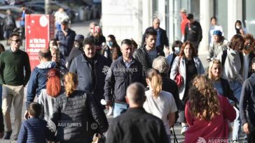 Crește proporția românilor care percep UE ca pe un loc de stabilitate și consideră benefică apartenența la spațiul comunitar (Eurobarometru)