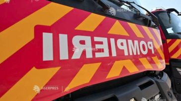 Buzău: Incendiul din incinta fostei fabrici Contactoare, cauzat cel mai probabil de un scurtcircuit electric