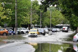 IGSU: Fenomene meteo extreme au provocat inundații și pagube majore în 20 de județe și în București