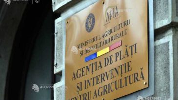 APIA: Arderea miriștilor și a vegetației pajiștilor permanente este interzisă