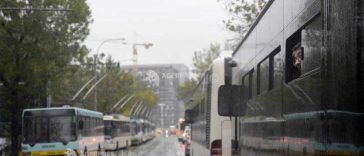 Circulația pe majoritatea liniilor de transport în comun a fost reluată; troleibuzele 69 și 79 rămân blocate pe strada Constantin Brâncuși