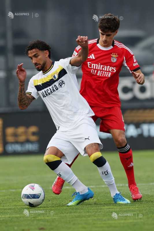 Fotbal: Universitatea Craiova l-a transferat pe atacantul francez Simon Elisor