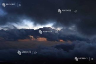 Cod galben de instabilitate atmosferică în toată țara; ploi torențiale, vijelii și grindină, până vineri dimineața