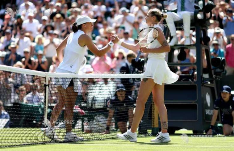 Tenis: Iga Swiatek a surclasat-o pe Karolina Pliskova și s-a calificat în turul al treilea la Wimbledon