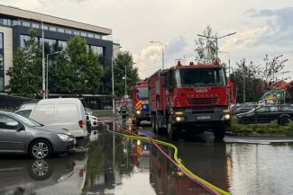 Sibiu: Copaci căzuți și subsoluri inundate; pompierii intervin în mai multe zone ale municipiului