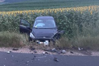 Mureș: Un microbuz și un autoturism, implicate într-un accident la Valea Largă; cinci persoane rănite