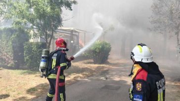 IGSU: Pompierii români au evacuat peste 150 de butelii GPL dintr-un camping din Franța (GALERIE FOTO/VIDEO)