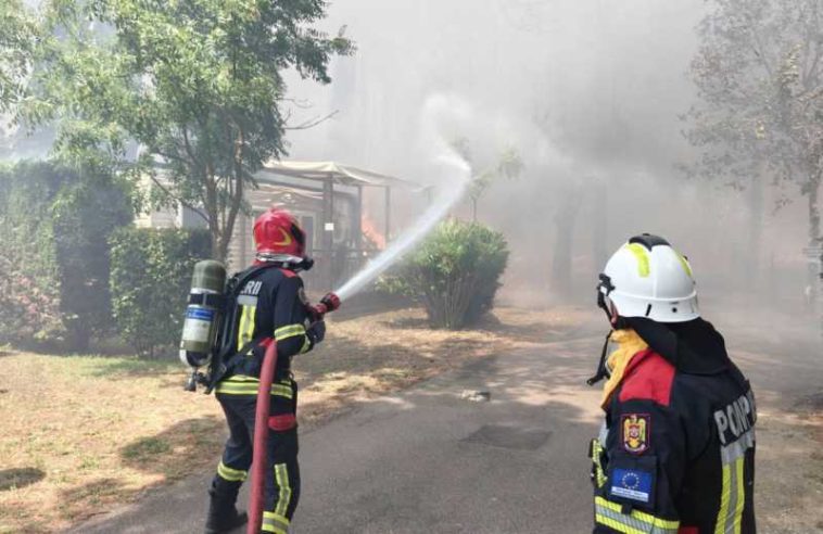 IGSU: Pompierii români au evacuat peste 150 de butelii GPL dintr-un camping din Franța (GALERIE FOTO/VIDEO)