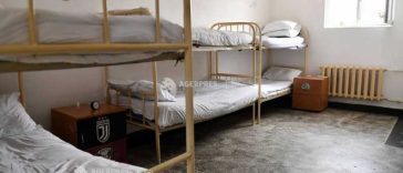 Sibiu: Patru adolescenți, reținuți pentru tentativă de omor după ce au atacat un bărbat cu săbii și bâte