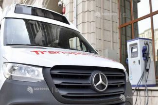 Iași: Consiliul Județean a încheiat livrarea de microbuze școlare electrice achiziționate prin PNRR